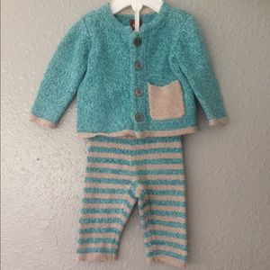 Tea teal/beige 2-piece knit set.